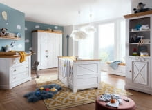 Łóżeczko z regulowaną wysokością oraz możliwością przedłużenia posłuży twojemu dziecku nie tylko przez kilka pierwszych miesięcy, ale nawet kilka lat. Wybierając taki mebel, zwróć uwagę na jakość wykonania i rodzaj materiału. świat dziecka