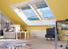 Szerokość okna jest często dostosowywana do odległości między krokwiami, aczkolwiek nie jest to żadnym ograniczeniem, ponieważ szerokość otworu w dachu może być łatwo dostosowana do szerokości okien, poprzez wykonanie wymianu lub nadbicie krokwi. 1009.01-STI L