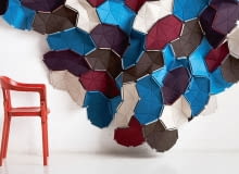 Clouds (2009), Kvadrat. Nowe spojrzenie na tkaninę we wnętrzu. Trójwymiarowa struktura, którą można dzielić przestrzeń lub po prostu potraktować jako efektowną dekorację ściany. Ronan i Erwan Bouroullecowie, projektanci, design