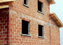 Dobrze przygotowane, czyste i równe podłoże to podstawowy warunek poprawnego ułożenia ocieplenia budowa domu