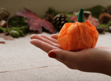 Jak zrobić z dziećmi papierowe dynie wypełnione cukierkami Jak zrobić z dziećmi papierowe dynie wypełnione cukierkami