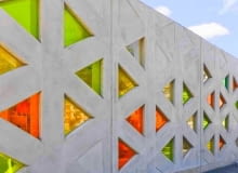 Przedszkole Lotte w mieście Tartu w Estonii oparte jest na planie gwiazdy. To projekt młodej pracowni z Tallina - Kavakava norwegia, kolor, estonia, hiszpania, przedszkole, chorwacja