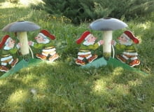 Kolorowy stojak pod choinkę. Wykonany z metalu, malowanie ręcznie zapewnia oryginalności i niepowtarzalność każdego ze stojaków. Posiada zbiorniczek na wodę. Może służyć jako lampka lub ozdoba w ogrodzie. Sprzedajemy.pl, 290 zł Kolorowy stojak pod choinkę. Wykonany z metalu, malowanie ręcznie zapewnia oryginalności i niepowtarzalność każdego ze stojaków. Posiada zbiorniczek na wodę. Może służyć jako lampka lub ozdoba w ogrodzie. Sprzedajemy.pl, 290 zł