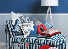 <B>Chcesz dodać nieco przytulności salonowi lub sypialni? Ożywić je kolorowymi akcentami? Wzmocnić ich styl? Kup poduszki. To niedrogi i szybki sposób na uatrakcyjnienie wnętrza.</B> <BR />Poduszki:1. bawełna - 69,90 zł, dekoracjadomu.pl; 2. bawełna - 39,99 zł, IKEA; 3. satyna - 420 zł, Mood Boutique; 4. bawełna (poszewka) - 14,99 zł, IKEA; 5. bawełna - 62 zł, pakamera.pl; 6. bawełna - 350 zł, Mood Boutique; 7. bawełna - 62 zł, pakamera.pl; 8. satyna - 300 zł, Mood Boutique; 9. satyna - 520 zł, Mood Boutique; 10. bawełna - 62 zł, pakamera.pl; 11. len z bawełną -30 zł, Rodart; 12. bawełna - 29,99 zł, IKEA; 13. wiskoza - 49 zł, home&you; 14. bawełna - 39,99 zł, IKEA; pozostałe: szezlong - 789,99 zł, IKEA; lampa - 1250 zł, jabłko-świeczka - 23 zł, Bed & Breakfast; filiżanka - 19 zł, home&you; tapeta strukturalna - 9,10 zł/m, farba - 43 zł/0,7 l, listwa sztukateryjna - 11,60 zł/2 m, Flügger. 28.03.2012 , 4 KATY , PODUSZKI , STYLIZACJA BEATA DRZEWOSOWSKA. FOT. MICHAL MUTOR / AGENCJA GAZETA SLOWA KLUCZOWE: WNETRZA