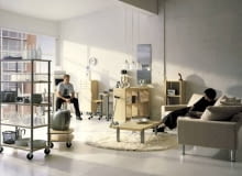 Podłoga z żywicy tworzy awangardowy charakter wnętrza; można jej nadać odpowiednie parametry (np. antypoślizgowość) oraz dowolny wygląd i kolor POKOJ DZIENNY