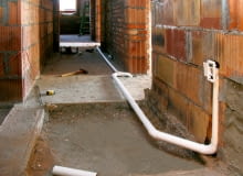 Montaż instalacji odkurzacza centralnego Bmontaz instalacji centralnego odkurzaczafot. Grzegorz Otwinowski