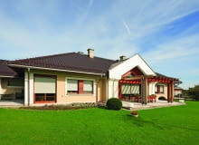 Rolety zewnętrzne wyjątkowo skutecznie chronią budynek przed nagrzewaniem - zatrzymują ponad 90 proc. ciepła rolety zewnętrzne, dom jednorodzinny