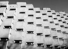 Budynek mieszkalny przy ulicy Koziej 9 w Warszawie