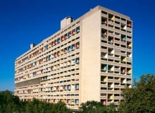 Unite d`Habitation, czyli jednostka mieszkalna od Le Corbusiera w Marsylii, budowana w latach 1947-1952. Prekursorski budynek pod względem układu funkcjonalnego i estetyki surowego betonu. brutalizm, le corbusier, modernizm, architektura, miasto, architekt