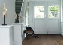 Mniej lub bardziej odczuwalne skutki rezygnacji z wiatrołapu - czyli zwiększone straty ciepła - zależą od otoczenia budynku, jego usytuowania względem stron świata i dominującego kierunku wiatrów qs_ukkel_defs3 005