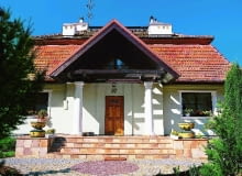 Schody zewnętrzne warto utrzymywać w dobrym stanie nie tylko z uwagi na estetykę domu, ale też i nasze bezpieczeństwo. DOM FOT. ANDRZEJ SZCZEPANSKI PUBLIKACJA LADNY DOM NR 1 (75) - 1.2005