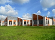 Przedszkola modułowe buduje się szybko, ale formalności związane z ziemią i kanalizacją zajmują dużo czasu 25.08.2014 Szczecin . Przedszkole modolowe przy skzole na ul. Zlotowska . Fot. Lukasz Wegrzyn / Agencja Gazeta SLOWA KLUCZOWE: szkola nauka oswiata budynek