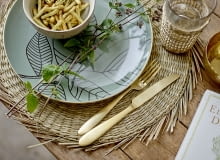 Dekoracyjne nakrycie stołu. Dekoracyjne nakrycie stołu.