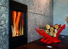 Stojak na drewno ze stali lakierowanej, firma Mopo. Cena: 389 zł Stojak na drewno ze stali lakierowanej, firma Mopo. Cena: 389 zł