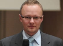 Stefan Żuchowski, doradca techniczny w firmie Vaillant; specjalizuje się w nowoczesnych rozwiązaniach i instalacjach grzewczych w domach jednorodzinnych 15.09.2009 WARSZAWA , STEFAN ZUCHOWSKI PODCZAS DEBATY " MADRY BUDUJE 2X LEPIEJ " NA TEMAT " JAK RACJONALNIE OGRZEWAC DOM I WODE " FOT. FILIP KLIMASZEWSKI / AGENCJA GAZETA