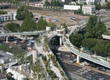 Zniszczona estakada w Seulu zamieniła się w zielony, miejski deptak Projekt: pracownia MVRDV