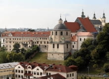 22.09.2016 Lublin . Widok na miasto z tarasu widokowago wiezy zamkowej . n/z widok na klasztor oo Dominikanow . Fot. Jakub Orzechowski / Agencja Gazeta SLOWA KLUCZOWE: miasto lublin panorama miasta baszta zamek lubelski donzon taras widokowy budynek budynki zabudowa zabudowania starowka stare miasto kamienica kamienice dach dachy kolorowo kolorowe dominikanie klasztor klasztor dominikanow zabytek zabytkowy