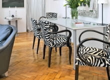 UWAGA ! PONOWNA PUBLIKACJA WYLACZNIE ZA ZGODA WLASCICIELI KRAKOW , MIESZKANIE , WNETRZA , POKOJ DZIENNY , MEBLE STYLIZACJA ANETA KOSIBA FOT. MARCIN URBAN PUBLIKACJA CZTERY KATY NR 9 (239) - 9 2011