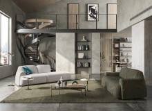 Ciekawy efekt uzyskano zestawiając dwie sofy z kolekcji Buddie, wykończone bardzo różniącymi się od siebie tkaninami.