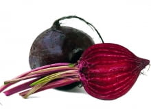 Jadalne są nie tylko korzenie buraka, ale i młode liście Jadalne są nie tylko korzenie buraka, ale i młode liście