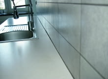 Styk blatu ze ścianą