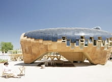 Fab Lab House prototypowy ekodom, który pokazano po raz pierwszy w Madrycie podczas konkursu Solar Decathlon Europe. Dzieło naukowców z ponad 20 krajów świata produkuje trzy razy więcej energii niż jej zużywa. zrównoważone budownictwo, ekologia, zielona architektura, hiszpania, dom