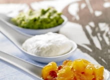 17.01.2008 SOSY : PESTO Z RZEZUCHY , CHRZAN KREMOWY I CHUTNEY Z MANGO KUCHNIA WIELKANOC STYLIZACJA MARIA SZKOP FOT. AGATA JAKUBOWSKA / AGENCJA GAZETA PUBLIKACJA KUCHNIA NR 3 (157) - 3 2008