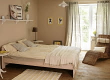 <B>Ta sypialnia bardziej przypominała hotelowy pokój niż domowe wnętrze. Zdaniem stylistki, brakowało tu ozdób, które mają niebagatelny wpływ na tworzenie przytulnej atmosfery. I szybko temu zaradziła.</B> <BR />PO ZMIANIE. Sypialnia zyskała wreszcie sprzyjający relaksowi klimat. Duży wpływ na to miała kolorystyka. Barwa ścian co prawda nie została zmieniona, ale dopasowano do niej odcienie dokupionych mebli i dodatków. Teraz w pokoju jest więcej bieli, a miejsce ciemnych brązów zajęła słoneczna żółć. Dzięki nowej kolorystyce wnętrze wydaje się bardziej świetliste, cieplejsze i weselsze. 22.08.2007 SESJA - METAMORFOZA WNETRZA MIESZKANIE SYPIALNIA MEBLE STYLIZACJA ANETA KOSIBA FOT. LUKASZ ZANDECKI PUBLIKACJA CZTERY KATY NR 11 (193) - 11 2007 SLOWA KLUCZOWE: WNETRZA MEBLE ZDJĘCIE DO WKŁADKI: PUBLIKACJA CZTERY KATY NR 11 (193) - CZASOPISMA