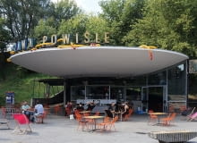 Klubokawiarnia działająca w pawilonie kas biletowych