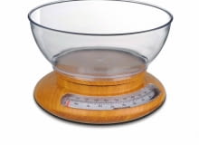 <B>Waga jest doskonałą pomocą nie tylko dla osób rozpoczynających przygodę z gotowaniem. Przyda się też podczas stosowania diety i gdy korzystamy z gotowych przepisów.</B> <BR />Drewno, szkło i metal, do 2,2 kg - 29,99 zł, nomi.pl