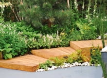 Schody z drewna OGROD , ARCHITEKTURA OGRODOWA - SCHODY DREWNIANE , ROSLINY : PAPROCIE , FUNKIE , TIARELLAFOT. LILIANNA SOKOLOWSKAPUBLIKACJA MAGNOLIA NR 10 (18) - 10 2013PUBLIKACJA MAGNOLIA NUMER SPECJALNY 1/2014 - OGROD BEZTROSKI - 4 2014