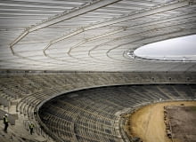07.12.2015 Chorzow . Budowa dachu Stadionu Slaskiego - widok z dolu i od gory . Fot. Grzegorz Celejewski / Agencja Gazeta
