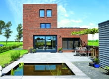 Im wyższe ceny energii, tym bardziej opłaca się ją oszczędzać, stosując odpowiednio ciepłe materiały do budowy przegród zewnętrznych, np. z ceramiki Im wyższe ceny energii, tym bardziej opłaca się ją oszczędzać, stosując odpowiednio ciepłe materiały do budowy przegród zewnętrznych, np. z ceramiki