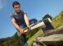 Dobrze wyważona siekiera gwarantuje łatwą pracę Siekiera uniwersalna