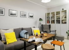 POKÓJ DZIENNY to miejsce relaksu i rodzinnych spotkań, ale też pole moich działań. Stół w metalowej ramie zaprojektowałam sama. Blat z jednego kawałka dębowego drewna zrobiła moja przyjaciółka, właścicielka pracowni 'Czary z Drewna'. Kanapa przywędrowała z nami z poprzedniego mieszkania, ale dostała nowe obicie. POKÓJ DZIENNY to miejsce relaksu i rodzinnych spotkań, ale też pole moich działań. Stół w metalowej ramie zaprojektowałam sama. Blat z jednego kawałka dębowego drewna zrobiła moja przyjaciółka, właścicielka pracowni 'Czary z Drewna'. Kanapa przywędrowała z nami z poprzedniego mieszkania, ale dostała nowe obicie.