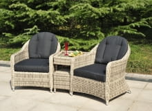 Zestaw mebli ogrodowych Duo, dwa fotele i stolik z półką,. kolor: krem/beż/czarny, materiał: eko-rattan, tkanina, wymiary 70x81x85 i 58x58x62 Zestaw mebli ogrodowych Duo