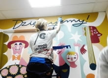 Murale w szpitalu MSWiA w Warszawie. Artyści wspierają lekarzy walczących z koronawirusem Murale w szpitalu MSWiA w Warszawie. Artyści wspierają lekarzy walczących z koronawirusem