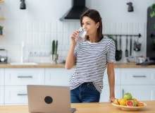 Filtr AquaTap zapewnia smaczną i czystą wodę do picia prosto z kranu.