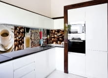 Laminowane tapety samoprzylepne są wyjątkowo dekoracyjne, a przy tym łatwe do mycia - wystarczy woda z detergentem Laminowane tapety samoprzylepne są wyjątkowo dekoracyjne