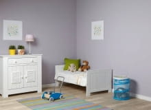 MALOWANIE. Przed zmianą. Gdyby nie mebelki, można by sądzić, że to pokój dorosłej osoby. Oszczędny wystrój, a zwłaszcza surowa kolorystyka nie są z pewnością ze świata dziecięcej wyobraźni. 10.04.2013 , KATY , SESJA DEKORAL - POKOJ DZIECKA , STYLIZACJA JOANNA PLACHECKA . FOT. MICHAL MUTOR / AGENCJA GAZETA SLOWA KLUCZOWE: WNETRZA