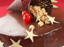 04.10.2005 WARSZAWA , SESJA JEDZENIE CZEKOLADA, SWIETA BOZE NARODZENIE , DEKORACJE SWIATECZNE NA TORTY , HOTEL SOBIESKI,