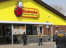 18.03.2016 Krakow . Osiedla Strusia 23 . Sklep Biedronka . Fot. Kuba Ociepa / Agencja Gazeta SLOWA KLUCZOWE: spozywczy budynek dyskont dycount /FR/