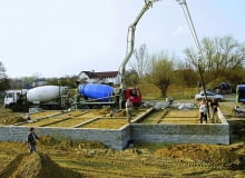 Koszt wykonania fundamentów (ławy i ściany fundamentowe) to ok. 140 zł za metr kwadratowy - razem z robocizną fundamenty