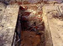 Podczas wykonywania wykopów pod fundamenty ganku okazało się, że dom kończy się 40 cm poniżej terenu Podczas wykonywania wykopów pod fundamenty ganku okazało się, że dom kończy się 40 cm poniżej terenu