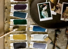 Drugi trend na nadchodzący rok: głębokie granaty, butelkowe zielenie i czerń, Dulux fot. producent