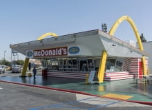 Najstarszy działający McDonald's na świecie w Downey w Kalifornii Najstarszy działający McDonald's na świecie w Downey w Kalifornii