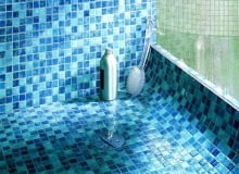 Mozaiki mają tę zaletę, że dobrze wpasowują się we wszelkiego typu wyoblenia podłoża płytki ścienne