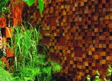 Ogrodzenie drewniane z kawałków kantówki ogrodzenie drewniane