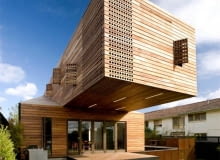 Trojan House autorstwa Jackson Clements Burrows Architects - Mityczny Koń Trojański posłużył jako punkt wyjścia do przebudowy tego domu na przedmieściach Melbourne. Po przebudowie stanowi on doskonałą kryjówkę dla dzieci. Trojan House Jackson Clements Burrows Architects,dom pasywny, dom jednorodzinny, Australia