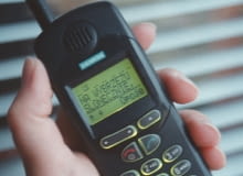 08.07.2000 POZNAN / TELEFON KOMORKOWY FOT. KAROLINA SIKORSKA 1097 PLYTA POZNAN NR 010